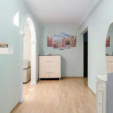 Three Bedroom Near The Metro Station Kamennaya Gorka And Shopping Centre Almi *
