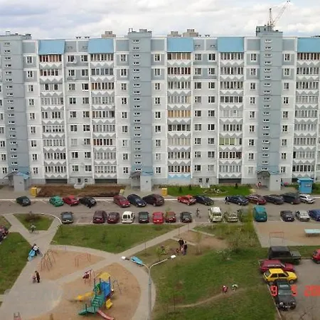 Apartment Three Bedroom Near The Metro Station Kamennaya Gorka And Shopping Centre Almi