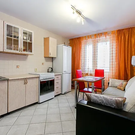 Three Bedroom Near The Metro Station Kamennaya Gorka And Shopping Centre Almi Apartment *